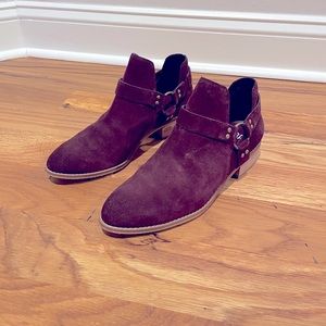 Maroon booties